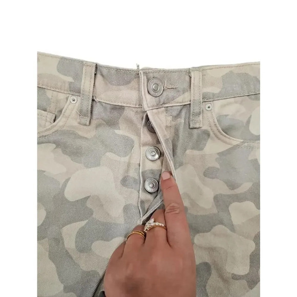 NWOT Hudson Lori Camo Cutoff Shorts Size 27 - Picture 5 of 10